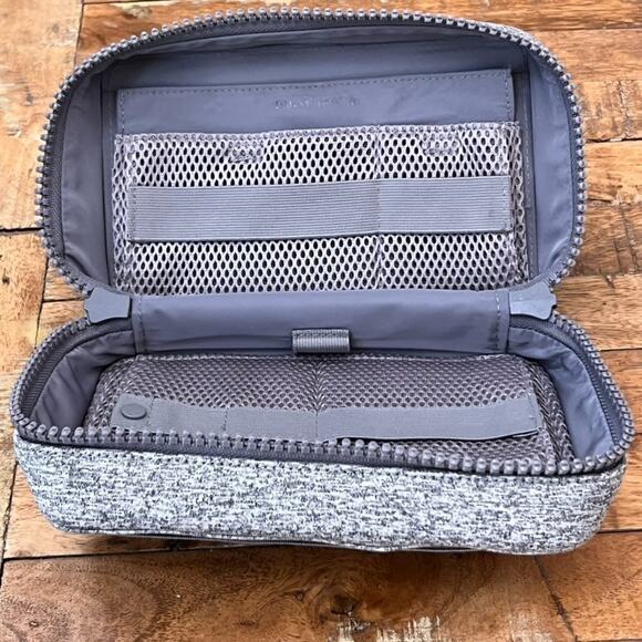 Dagne Dover Handbags - Dagne Dover Arlo Neoprene Tech Organizer Storage Bag Gray Heather